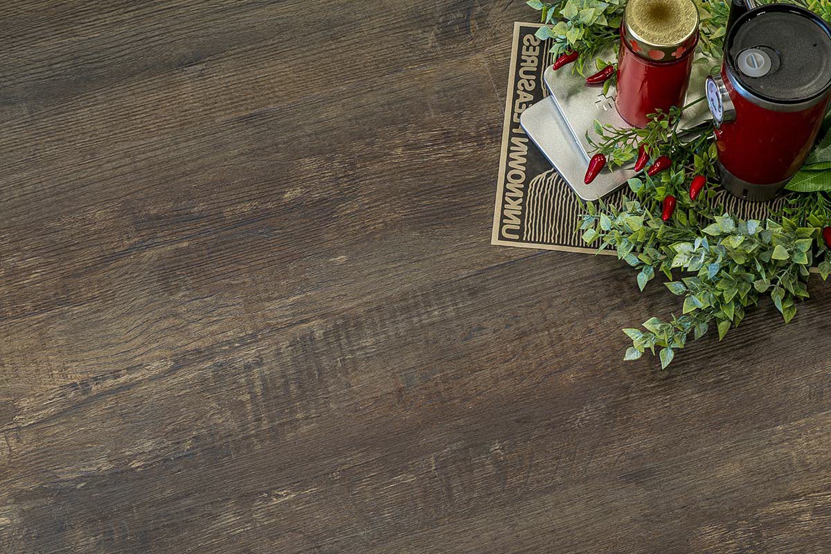 Кварцвиниловая плитка FineFloor клеевая Wood Дуб Окленд FF-1485 1320×196×2,5 фото в интерьере Кварцвиниловая плитка FineFloor клеевая Wood Дуб Окленд FF-1485 1320×196×2,5 фото в интерьере