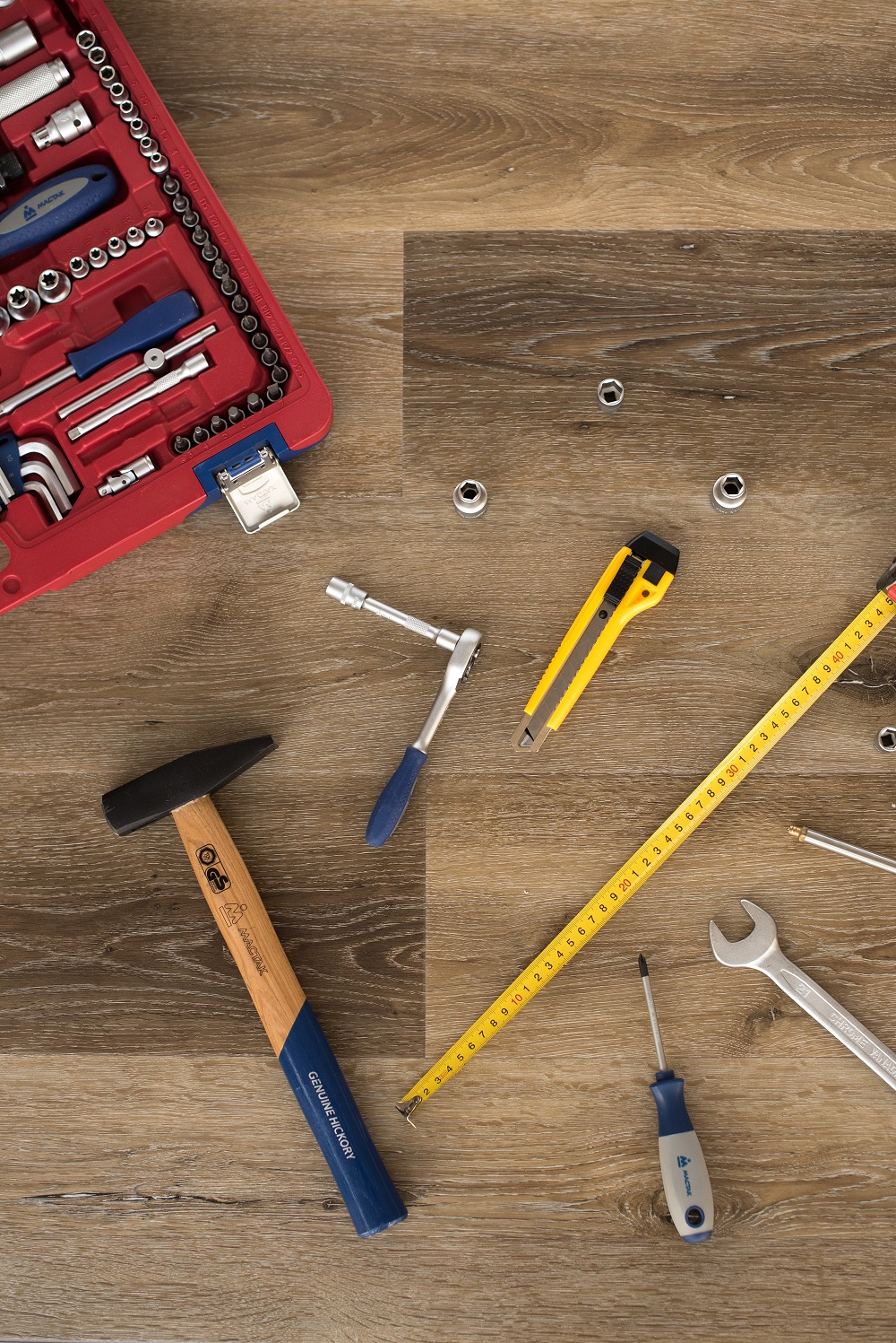 Кварцвиниловый SPC ламинат Fargo Comfort Дуб Песчаный остров VL 88018-001 1220×180×4 фото в интерьере