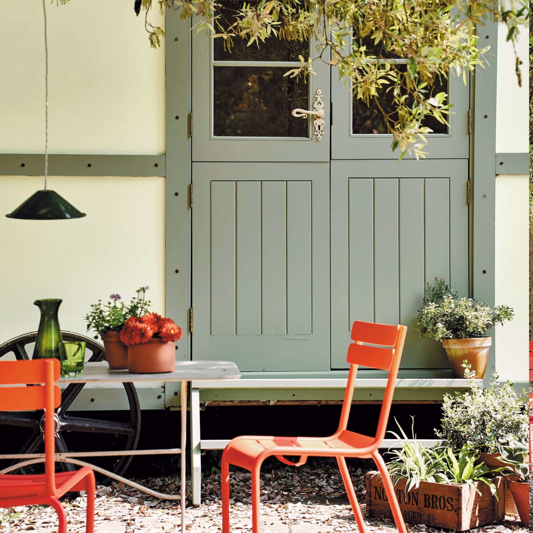 Краска Little Greene цвет Atomic Red 190 Intelligent Masonry 5 л