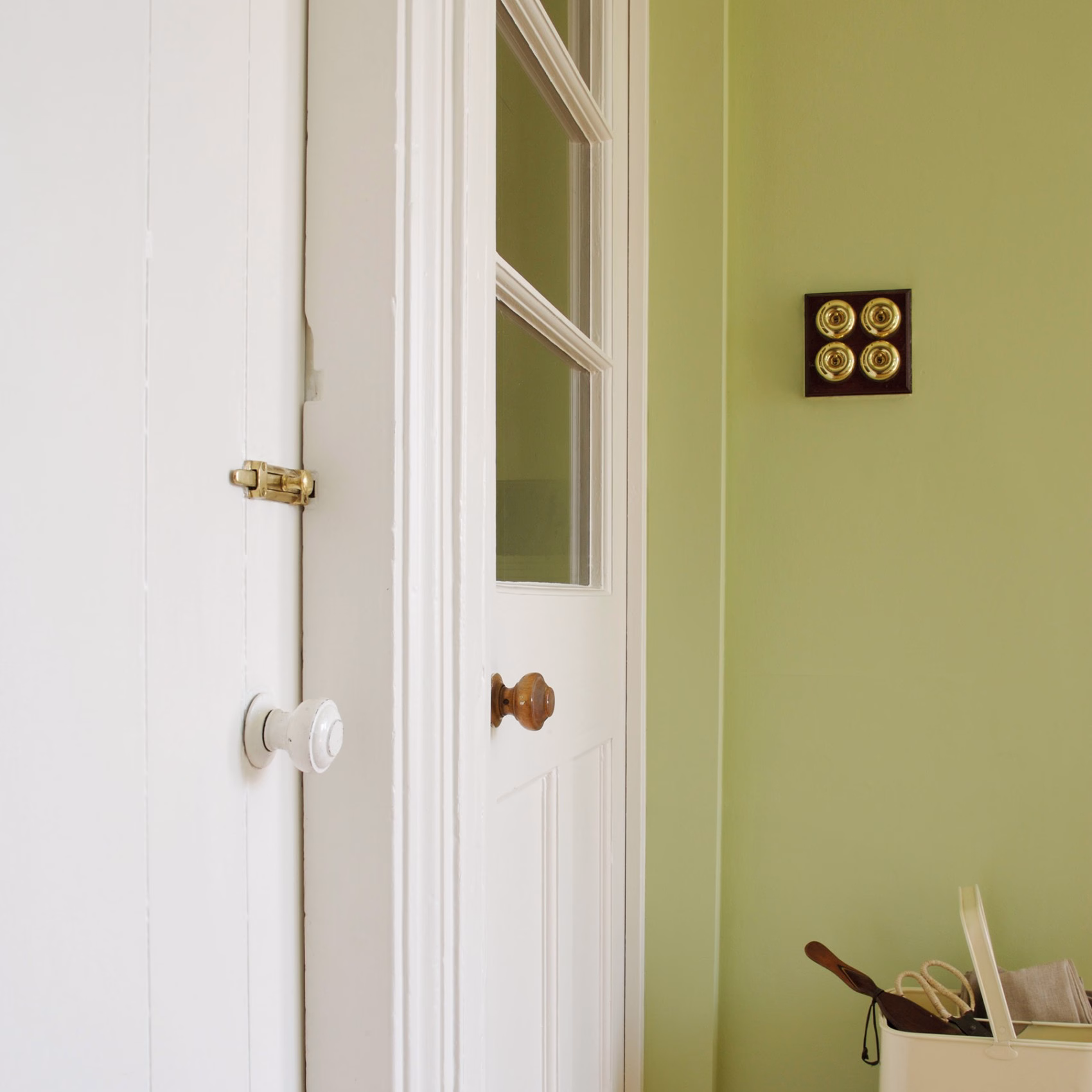 Краска Little Greene цвет Eau-de-Nil 90 Absolute Matt 0,25 л