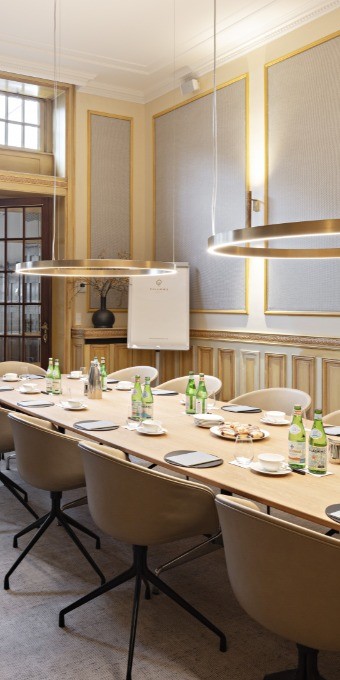 Потолочный плинтус под покраску Orac Decor Orac Luxxus C211 2000×112×116 фото в интерьере