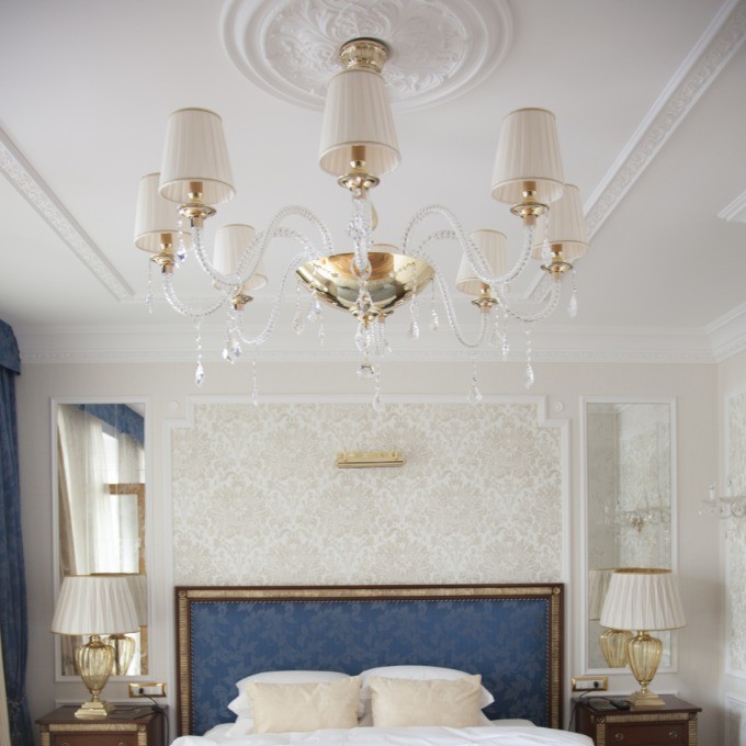 Потолочный плинтус под покраску Orac Decor Orac Luxxus C301 2000×144×170 фото в интерьере