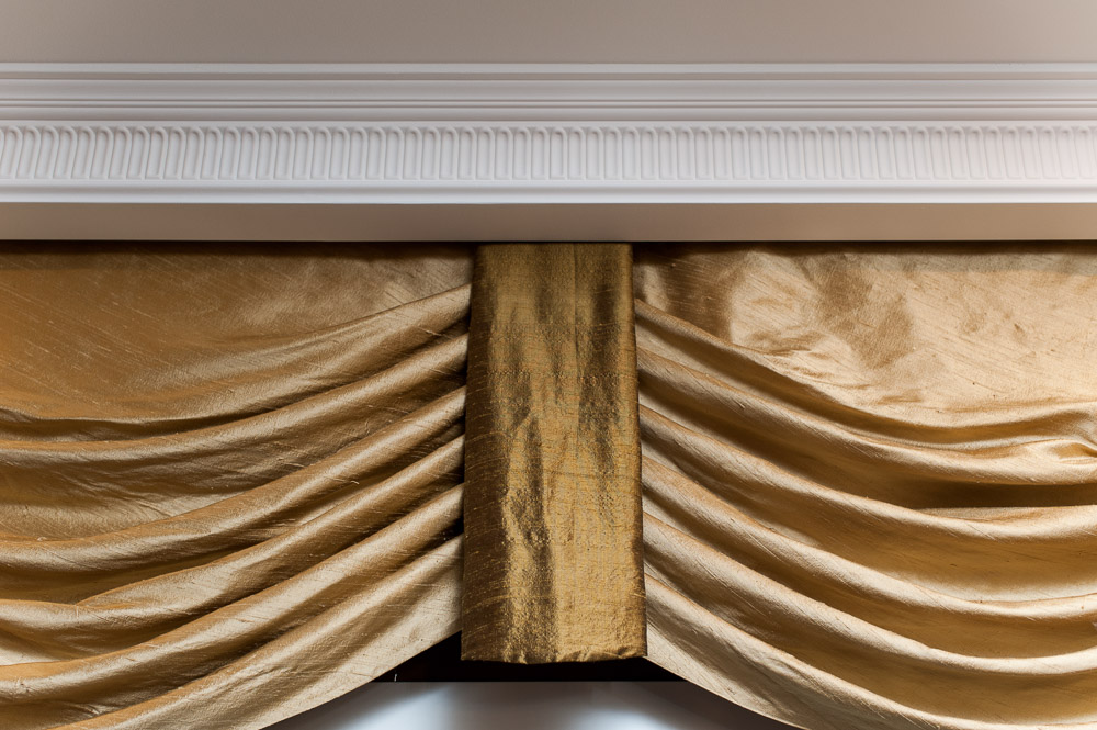 Потолочный плинтус под покраску Orac Decor Orac Luxxus C304 2000×72×122 фото в интерьере