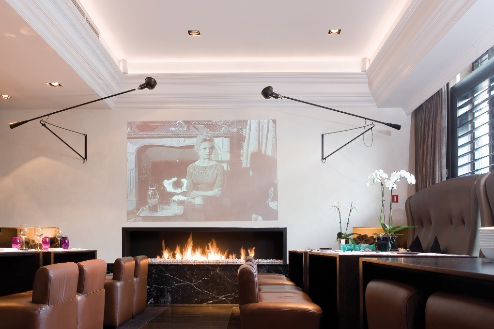 Потолочный плинтус под покраску Orac Decor Orac Luxxus C322 2000×42×50 фото в интерьере