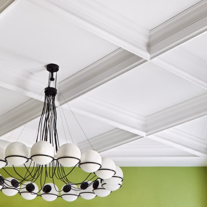 Потолочный плинтус под покраску Orac Decor Luxxus C332 2000×114×230 фото в интерьере