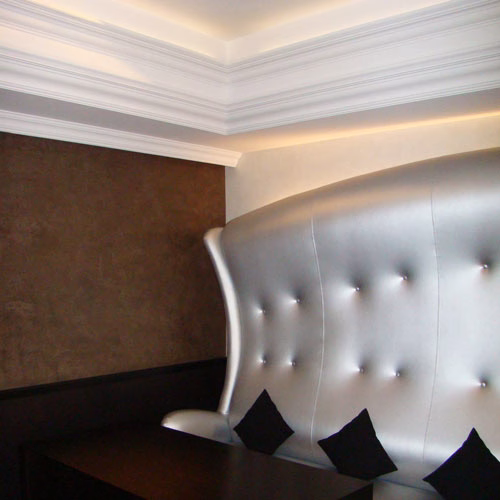 Потолочный плинтус под покраску Orac Decor Select C333 2000×111×122 фото в интерьере