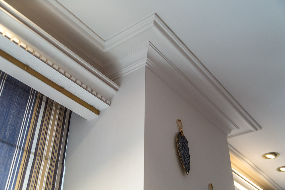 Потолочный плинтус под покраску Orac Decor Orac Luxxus C339 2000×64×141 фото в интерьере