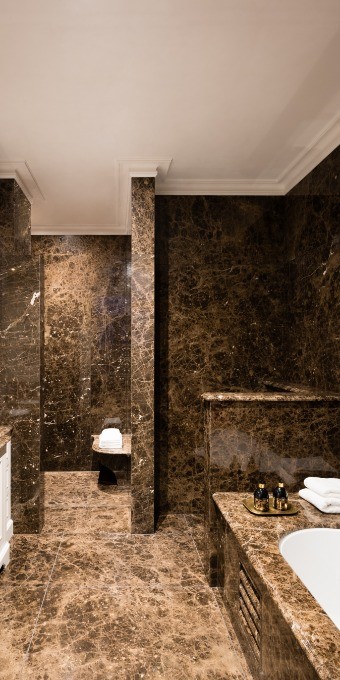 Потолочный плинтус под покраску Orac Decor Select C341 2000×122×88 фото в интерьере