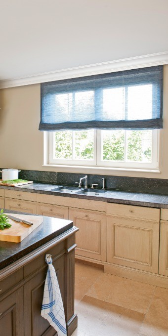 Потолочный плинтус под покраску Orac Decor Select C341 2000×122×88 фото в интерьере