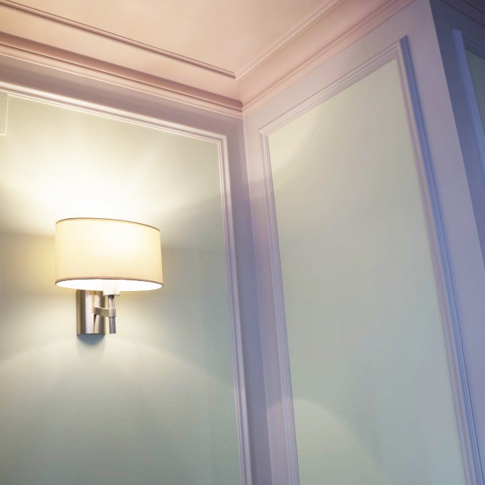 Потолочный плинтус под покраску Orac Decor Heritage L C342 2000×190×140 фото в интерьере