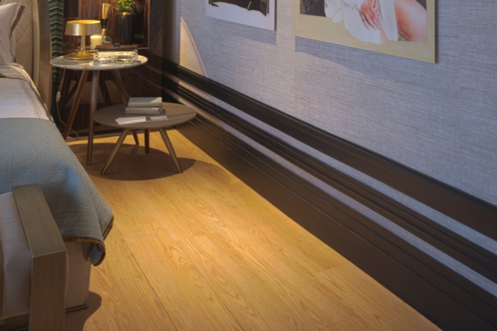 Потолочный плинтус под покраску Orac Decor Orac Luxxus C356 2000×100×20 фото в интерьере