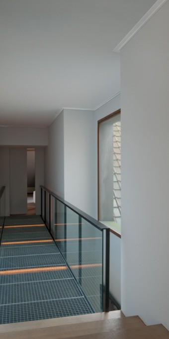 Потолочный плинтус под покраску Orac Decor Orac Luxxus C356 2000×100×20 фото в интерьере