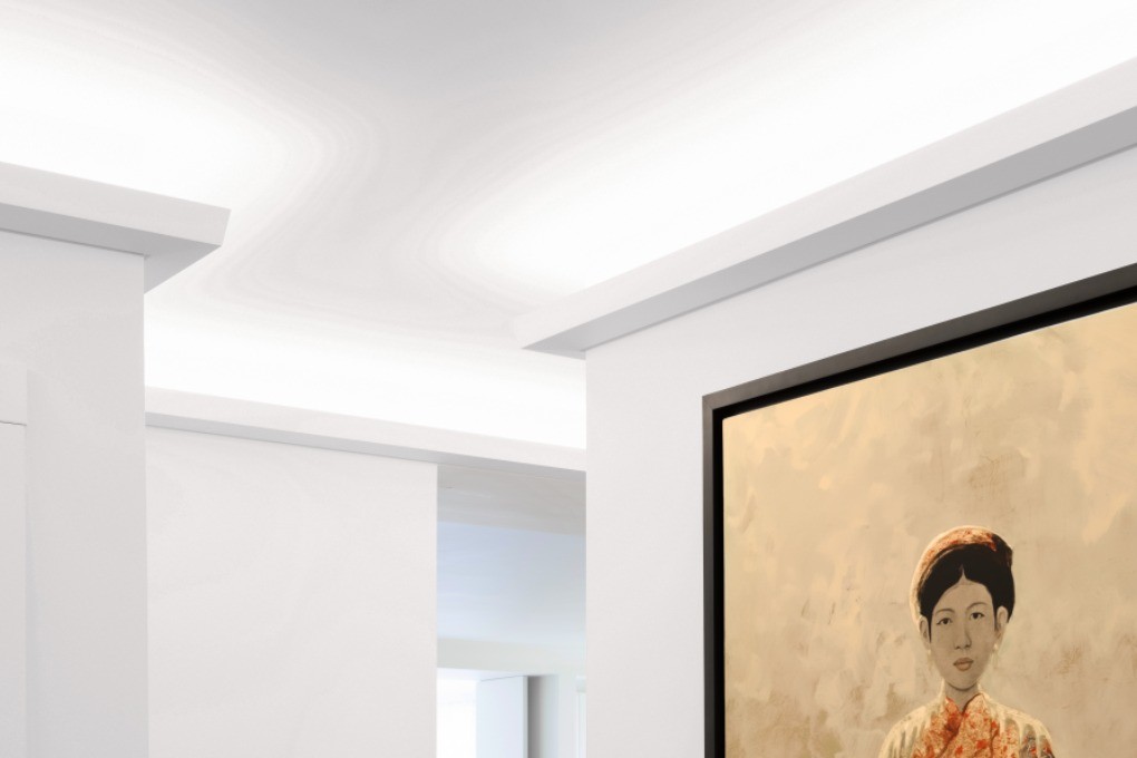 Потолочный плинтус под покраску Orac Decor Modern Straight C357 с подсветкой 2000×110×71 фото в интерьере