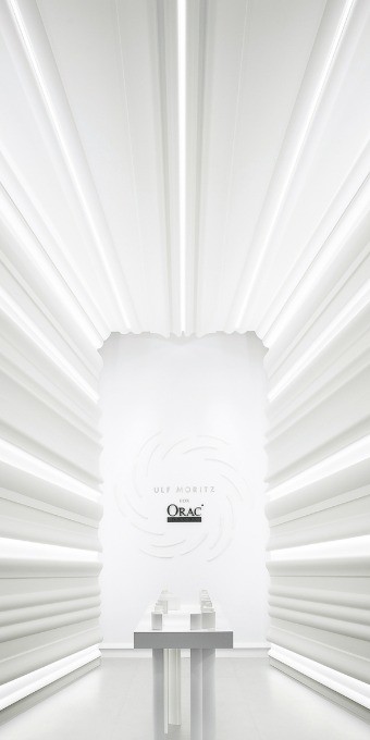 Потолочный плинтус под покраску Orac Decor Modern Fluxus C372 с подсветкой 2000×70×280 фото в интерьере