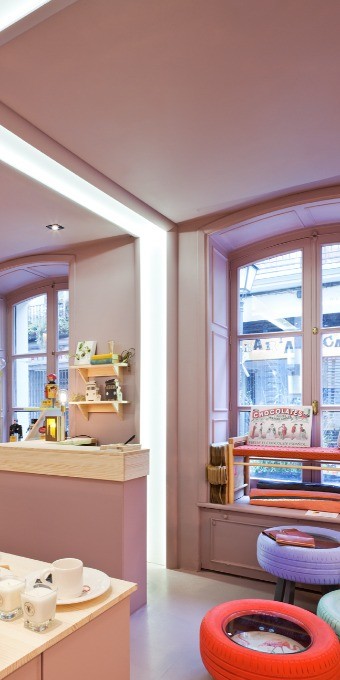 Потолочный плинтус под покраску гибкий Orac Decor Modern Antonio C373F с подсветкой 2000×50×80 фото в интерьере