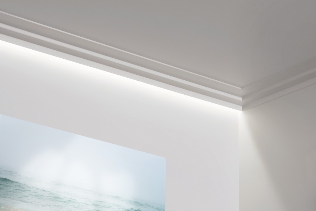 Потолочный плинтус под покраску Orac Decor Select C390 с подсветкой 2000×100×60 фото в интерьере