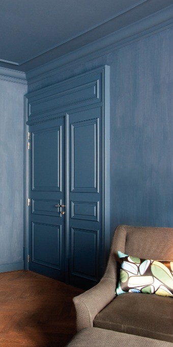 Потолочный плинтус под покраску Orac Decor Orac Luxxus C901 с подсветкой 2000×124×148 фото в интерьере