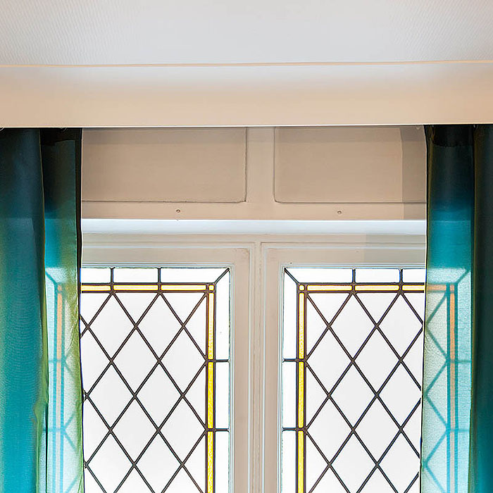 Потолочный плинтус под покраску Orac Decor C991 с подсветкой 2000×110×140 фото в интерьере