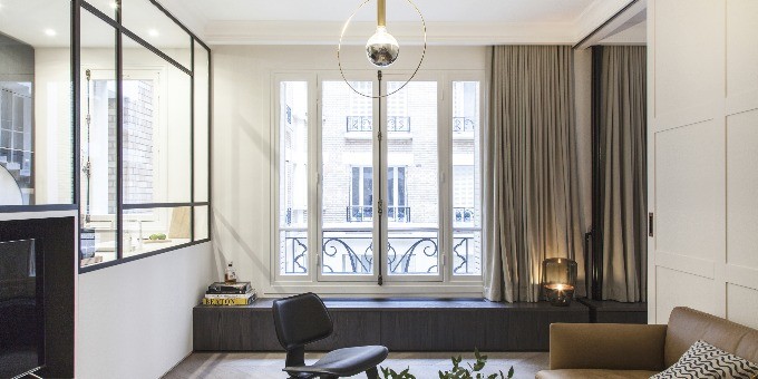 Потолочный плинтус под покраску Orac Decor Orac Axxent CX107 2000×117×118 фото в интерьере