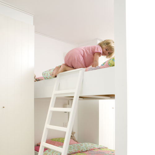 Потолочный плинтус под покраску гибкий Orac Decor Orac Axxent CX110F 2000×41×45 фото в интерьере