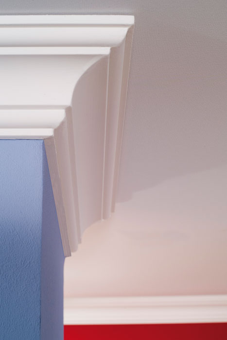 Потолочный плинтус под покраску гибкий Orac Decor Select CX123F 2000×80×80 фото в интерьере