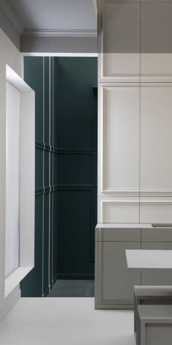 Потолочный плинтус под покраску Orac Decor Select CX176 2000×40×80 фото в интерьере