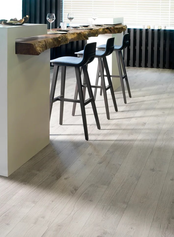 Ламинат Alloc Original Дуб Копенгаген 04421 1207×198×11 фото в интерьере