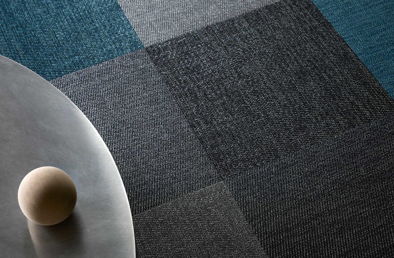 Виниловый пол Bolon плетёный Botanic Kale 108099 500×500×3 фото в интерьере