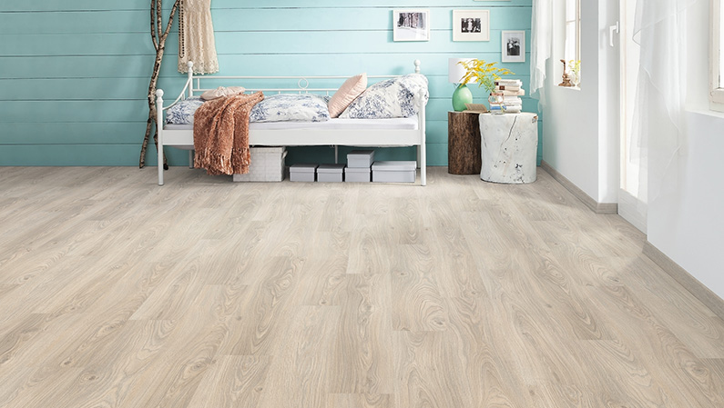 Ламинат Haro Tritty 90 Дуб Хайлэнд 538856 1282×193×7 фото в интерьере