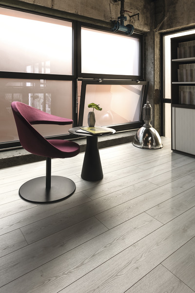 Ламинат Kaindl Natural Touch Узкая доска Дуб Дилайт К4419 RI 1383×116×10 Ламинат Kaindl Natural Touch Узкая доска Дуб Дилайт К4419 RI 1383×116×10