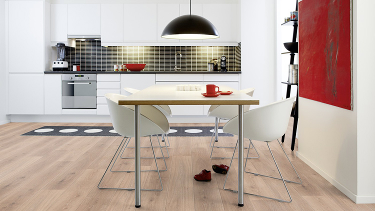 Ламинат Pergo Original Excellence Дуб Премиум, Планка L0204-01801 фото в интерьере