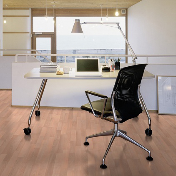 Ламинат Pergo Original Excellence Classic Plank Бук Премиальный L0201-01796 фото в интерьере