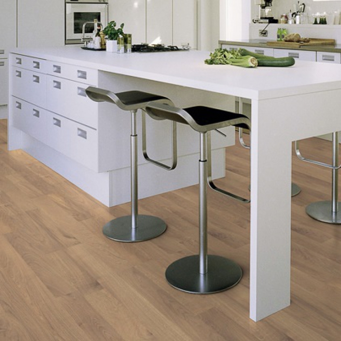 Ламинат Pergo Original Excellence Classic Plank Дуб Образцовый L0201-01799 фото в интерьере