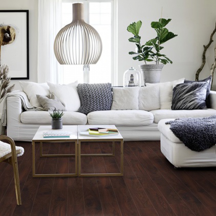 Ламинат Pergo Original Excellence Plank 4V Дуб Эбен L1211-01818 фото в интерьере