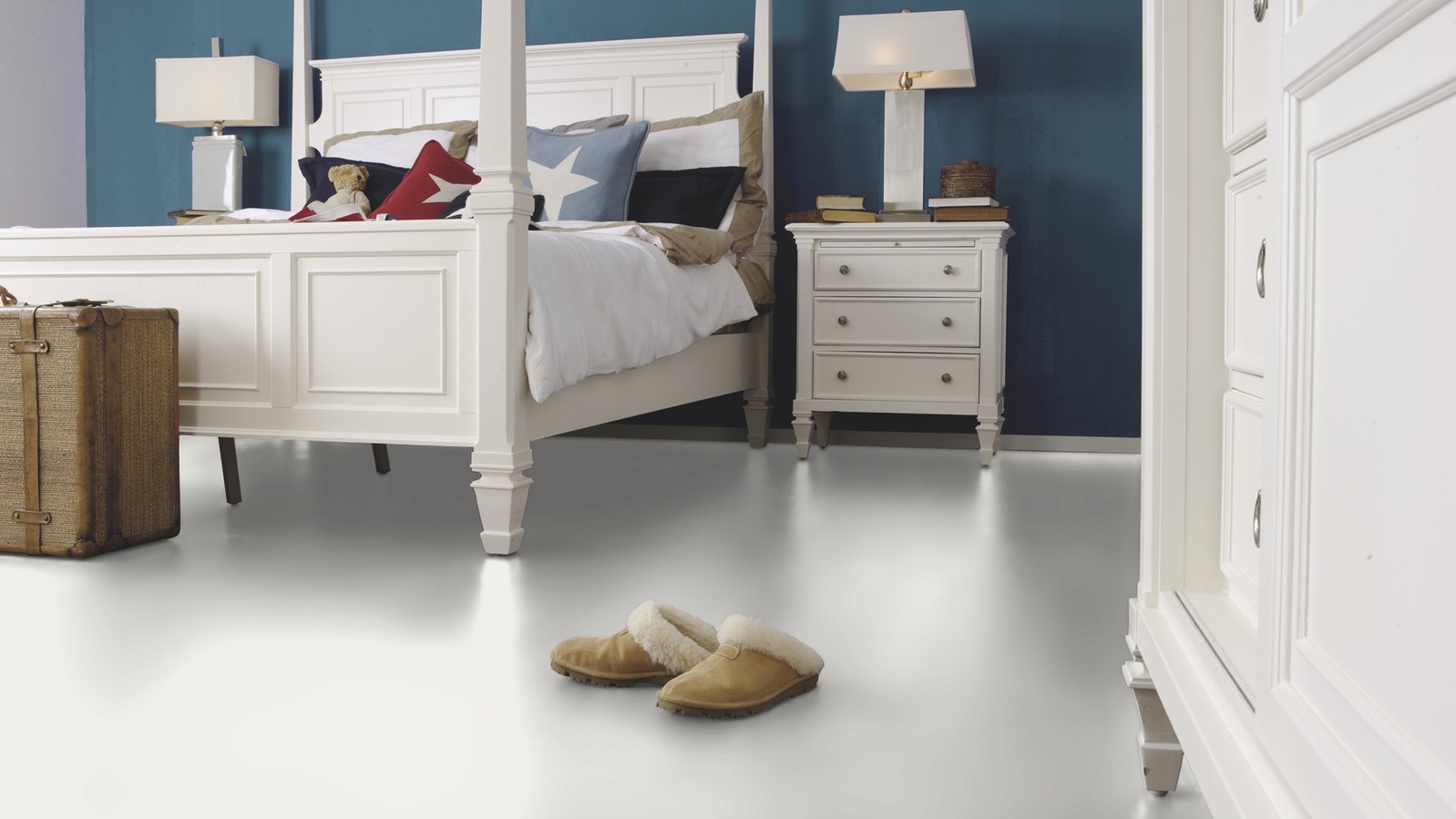 Ламинат Wineo 550 Color Grey матовый LA074CM фото в интерьере Ламинат Wineo 550 Color Grey матовый LA074CM фото в интерьере