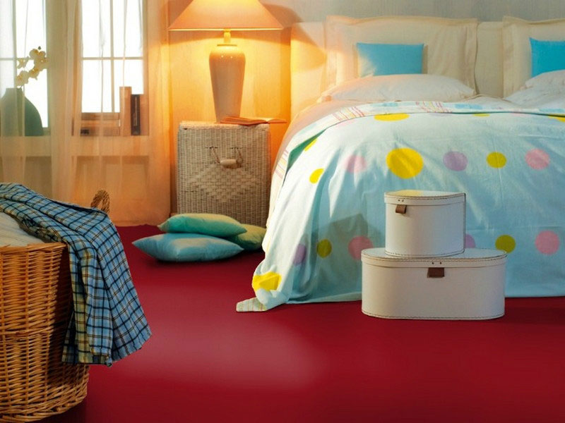 Ламинат Wineo Color Matt рубиново-красный матовый CHC540CM фото в интерьере