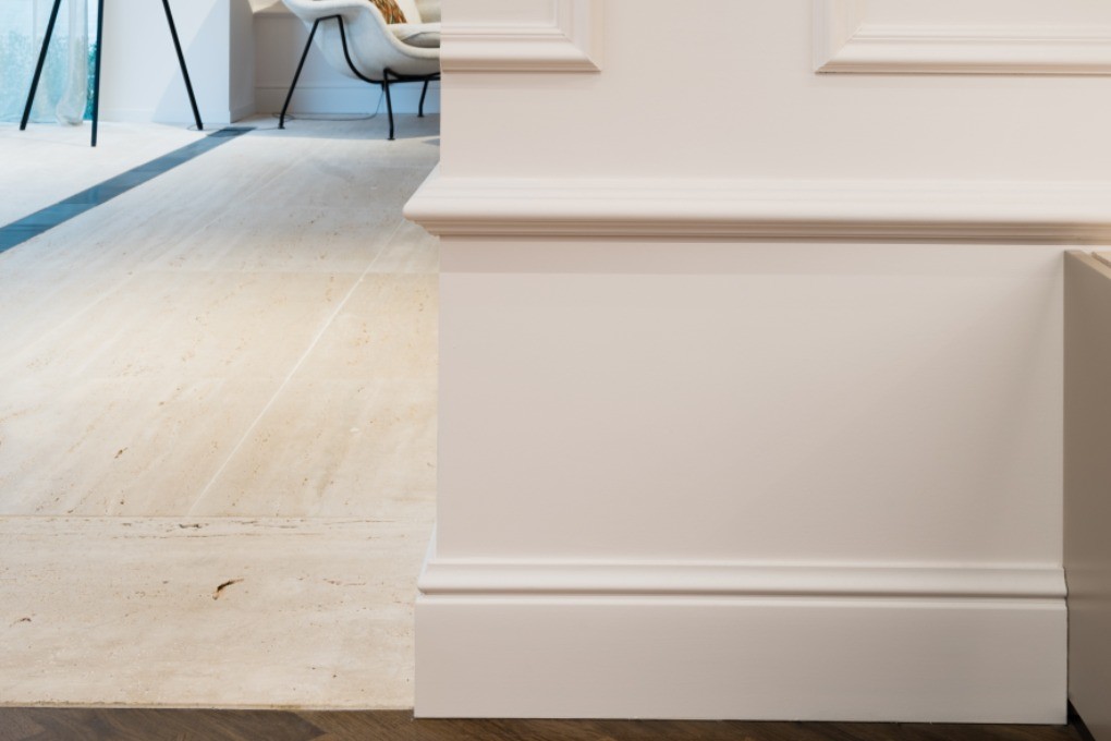 Молдинг под покраску Orac Decor Orac Luxxus P4020 2000×50×29 фото в интерьере