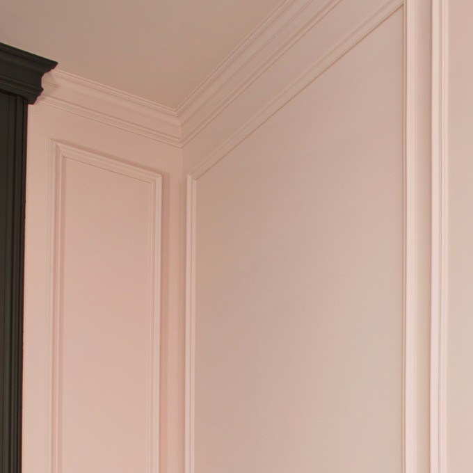 Молдинг под покраску Orac Decor Select P8030 2000×41×17 фото в интерьере