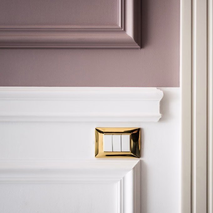Молдинг под покраску Orac Decor Select P8030 2000×41×17 фото в интерьере