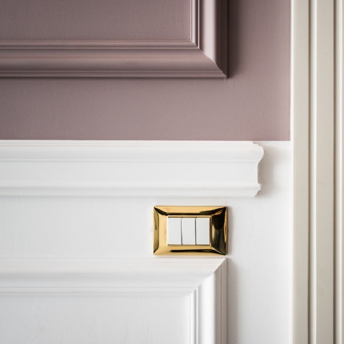 Молдинг под покраску Orac Decor Select P8030 2000×41×17 фото в интерьере