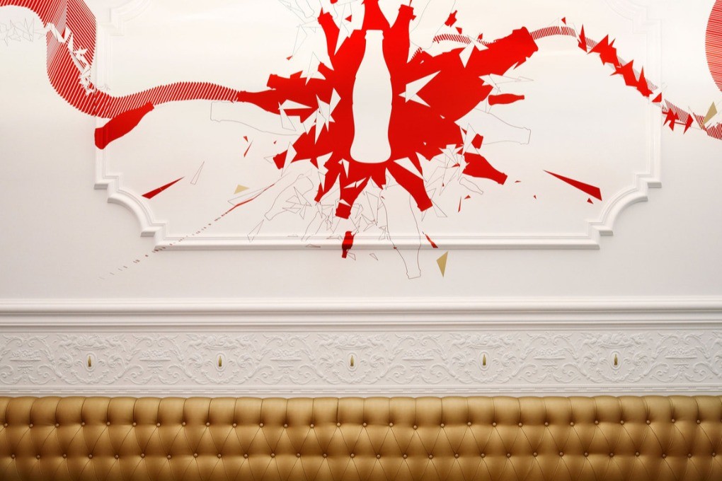 Угловой элемент к молдингу под покраску Orac Decor Orac Luxxus P8030C 190×86×17 фото в интерьере