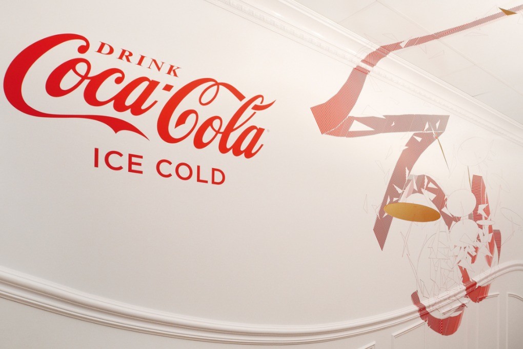 Гибкий молдинг под покраску Orac Decor Orac Luxxus P8050F 2000×120×30 фото в интерьере