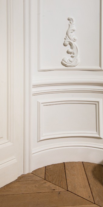 Гибкий молдинг под покраску Orac Decor Orac Luxxus P8050F 2000×120×30 фото в интерьере