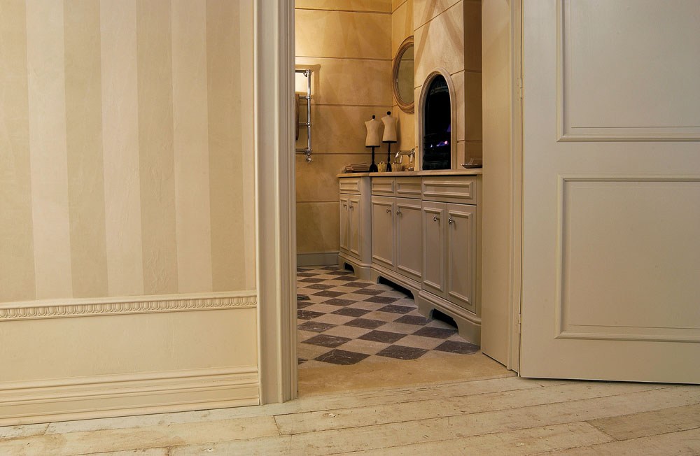 Молдинг под покраску Orac Decor Orac Axxent PX114 60x27 фото в интерьере