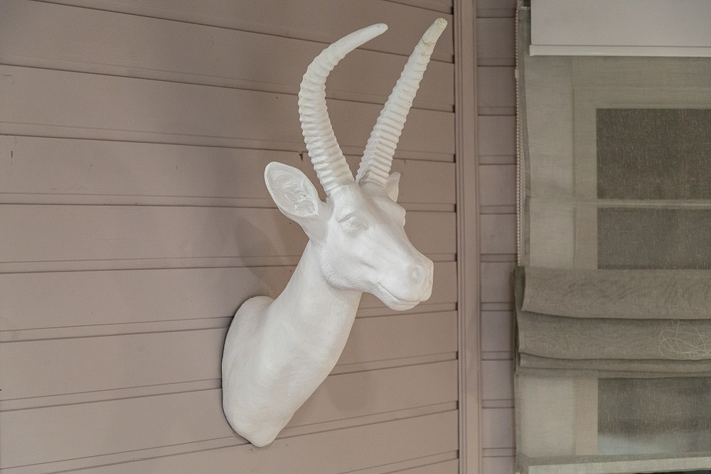 Молдинг под покраску Orac Decor Select PX144 2000×47×8 фото в интерьере