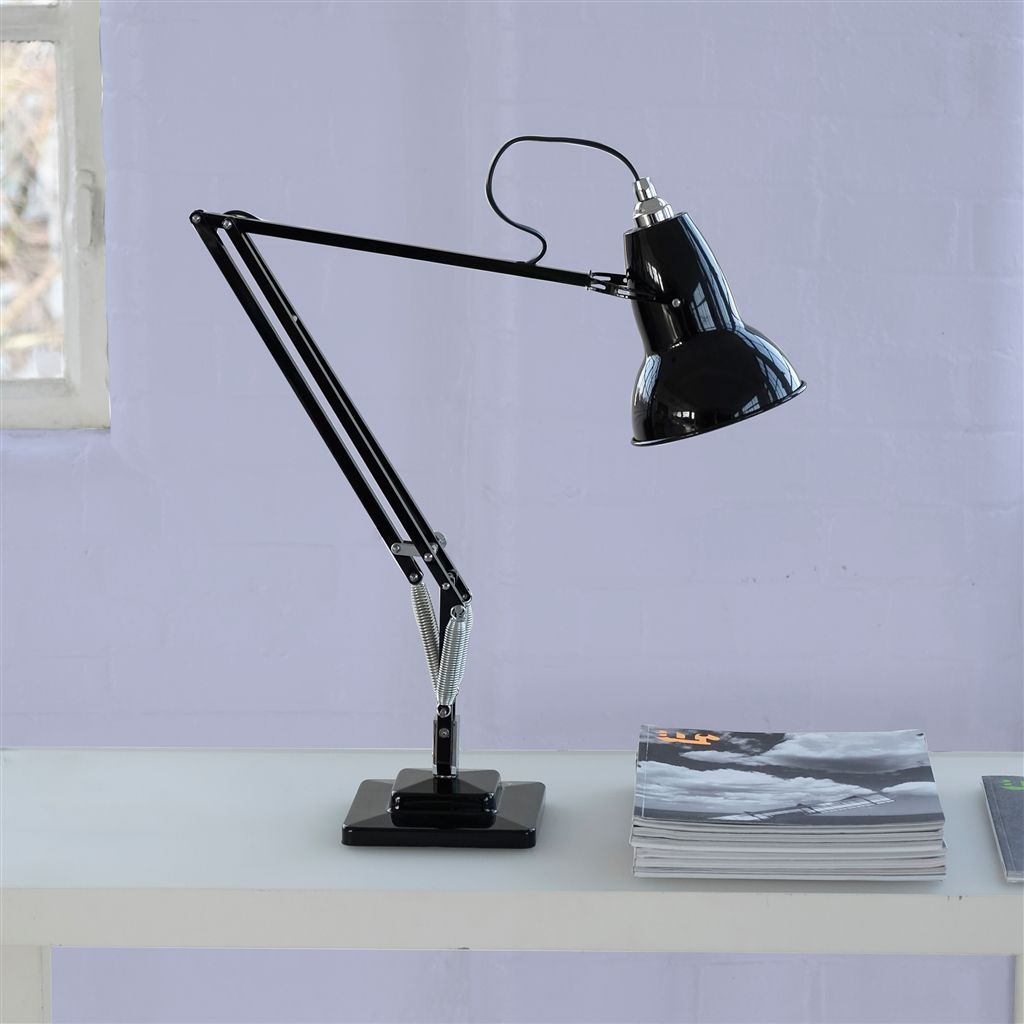 Краска Designers Guild цвет Wild Violet 137 Perfect Eggshell 1 л