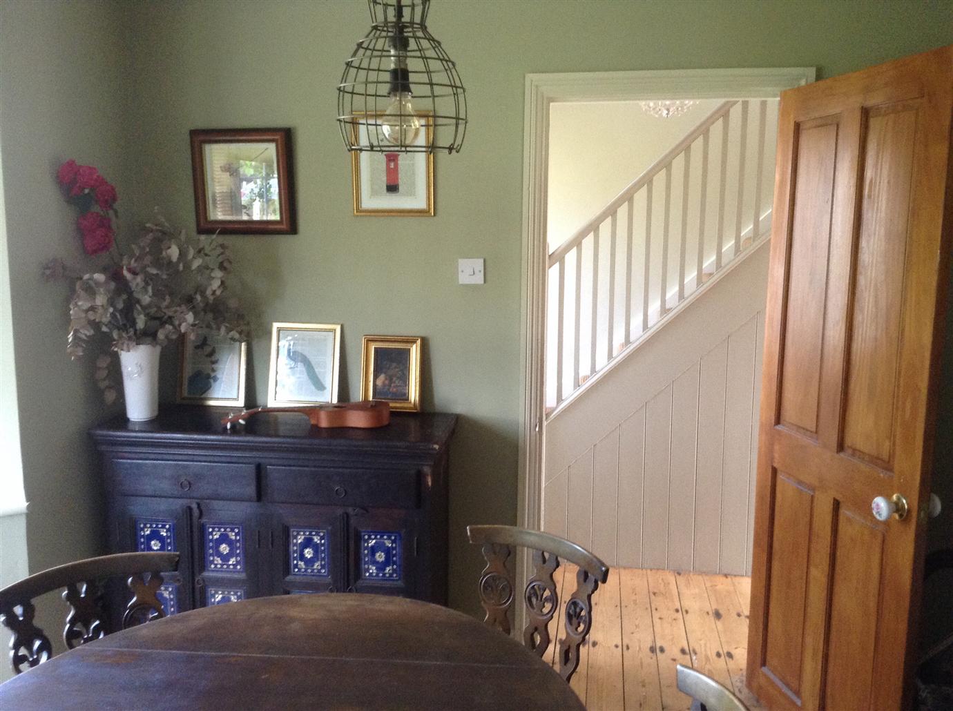 Краска Farrow & Ball цвет Ball Green 75 Estate Emulsion 0,1 л фото в интерьере