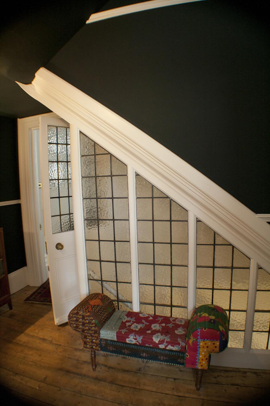 Краска Farrow & Ball цвет Black Blue 95 Estate Emulsion 2,5 л фото в интерьере Краска Farrow & Ball цвет Black Blue 95 Estate Emulsion 2,5 л фото в интерьере