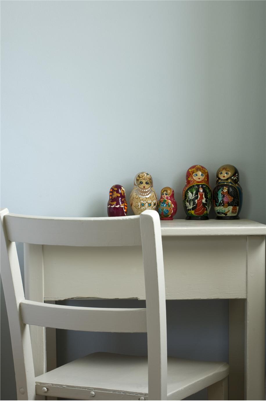 Краска Farrow & Ball цвет Borrowed Light 235 Estate Emulsion 0,1 л фото в интерьере