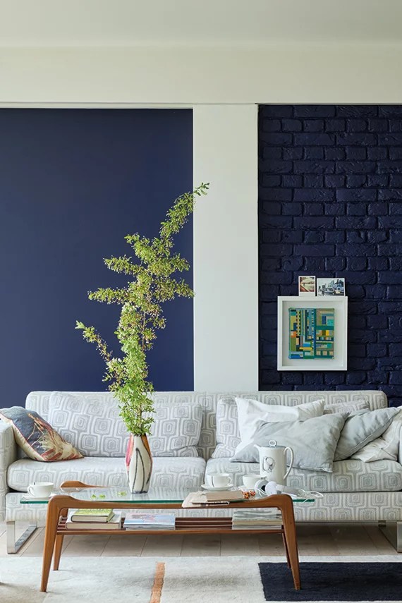 Краска Farrow & Ball Colour by Nature цвет Scotch Blue W24 Modern Emulsion 5 л фото в интерьере
